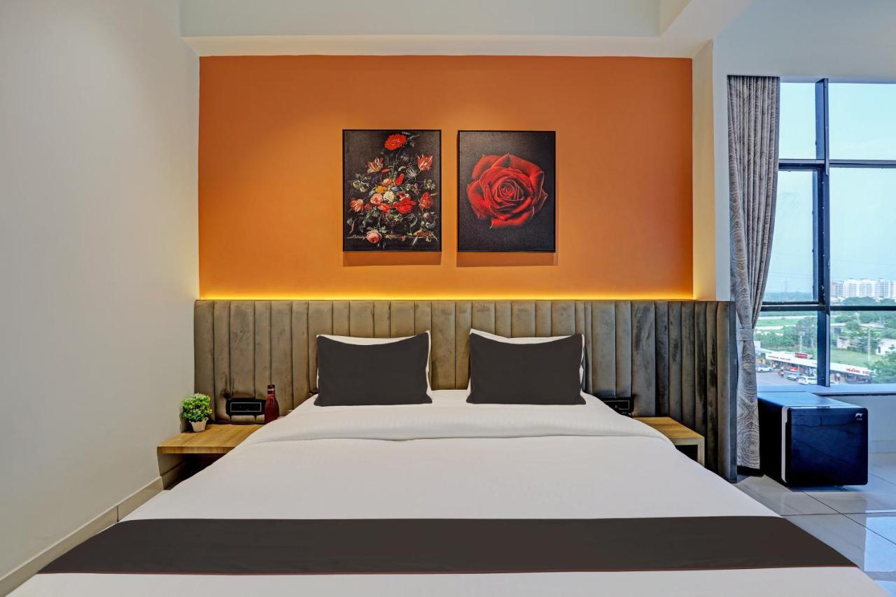 Hotel Lee Platinum Ahmedabad Exterior photo