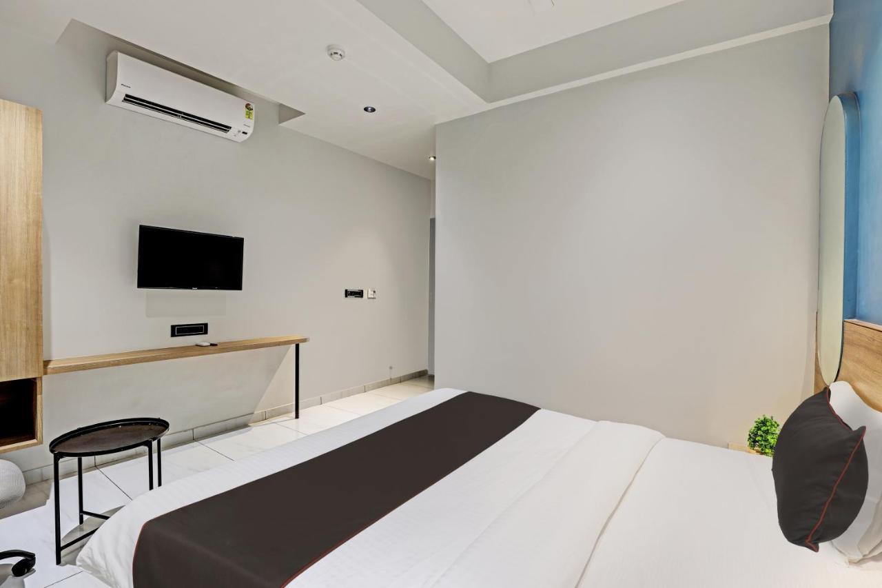 Hotel Lee Platinum Ahmedabad Exterior photo