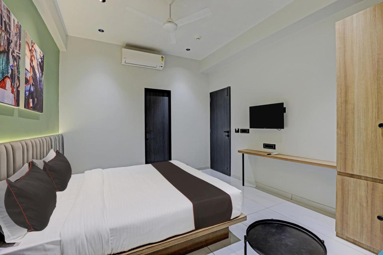 Hotel Lee Platinum Ahmedabad Exterior photo